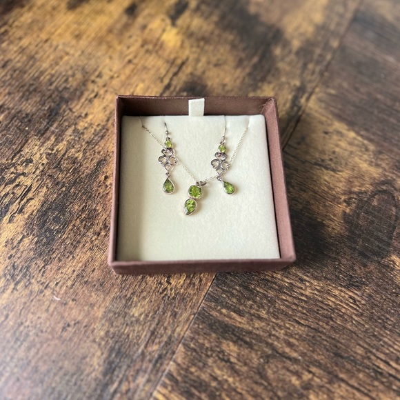 Fire & Ice Peridot Earrings and Necklace Set - Picture 2 of 3